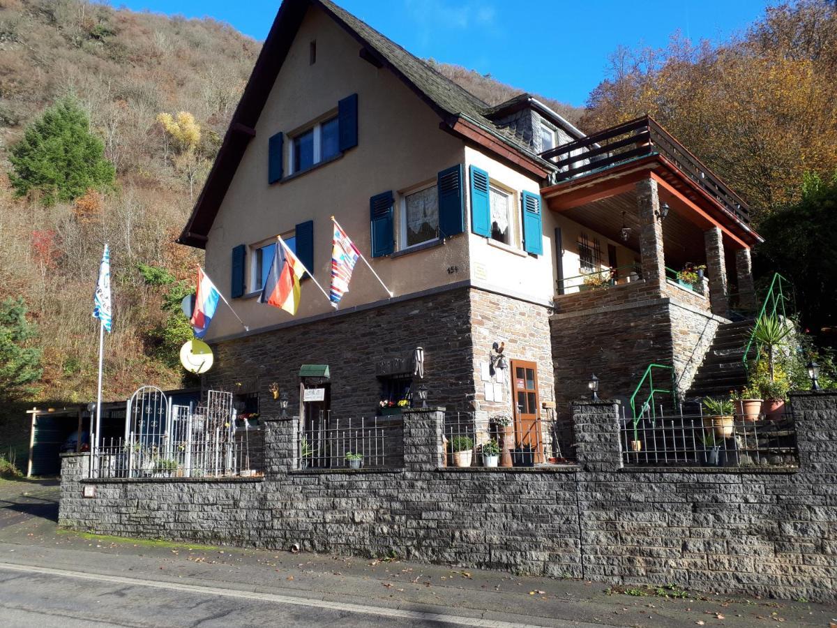 Haus Am Dekernbach Acomodação com café da manhã Cochem Exterior foto